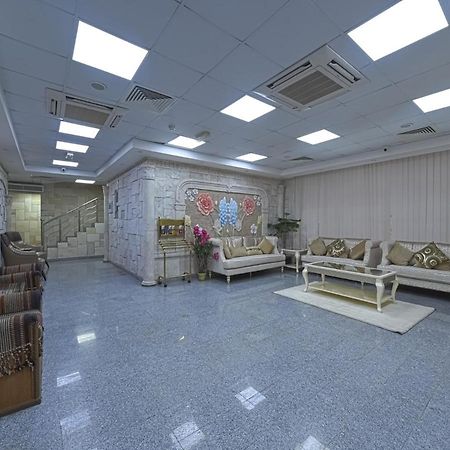 Platinium Hotel Apartments Seeb Bagian luar foto