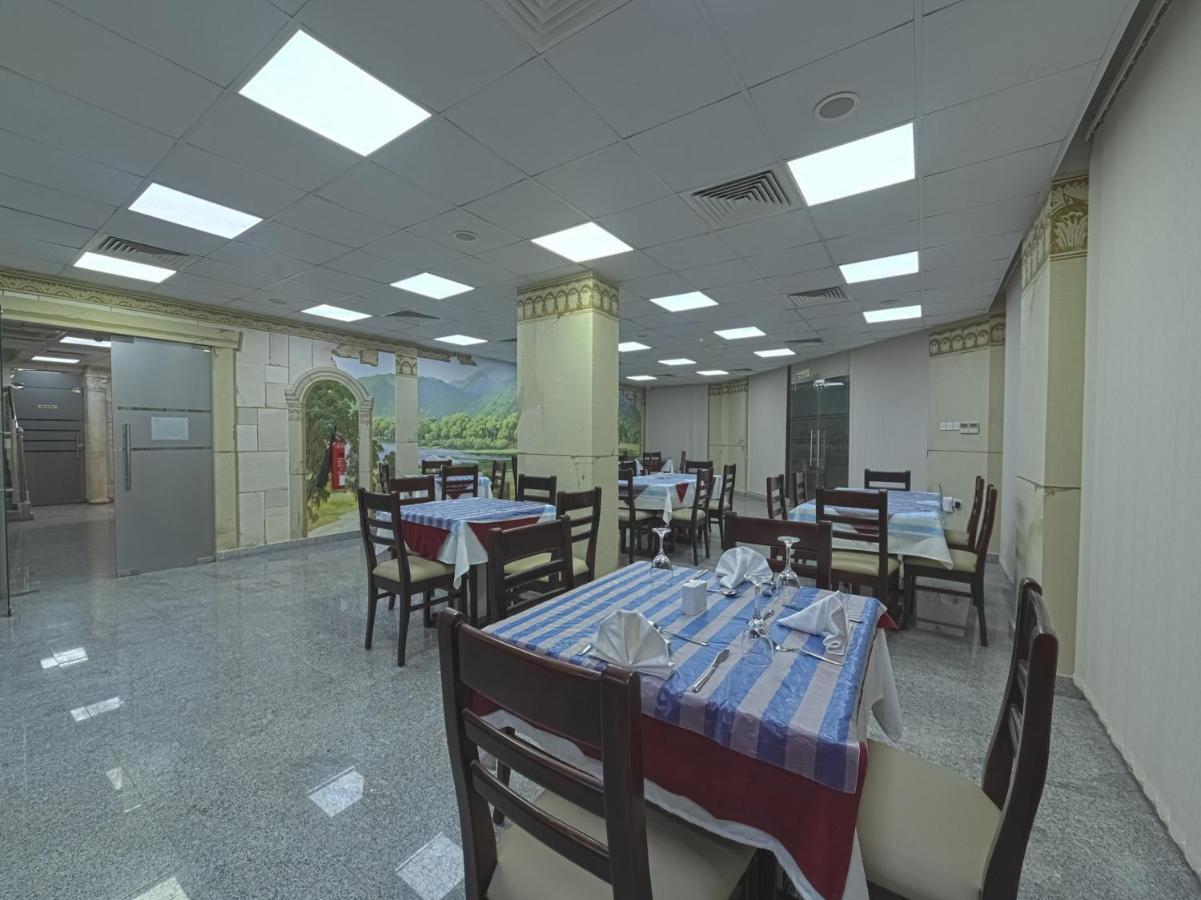 Platinium Hotel Apartments Seeb Bagian luar foto
