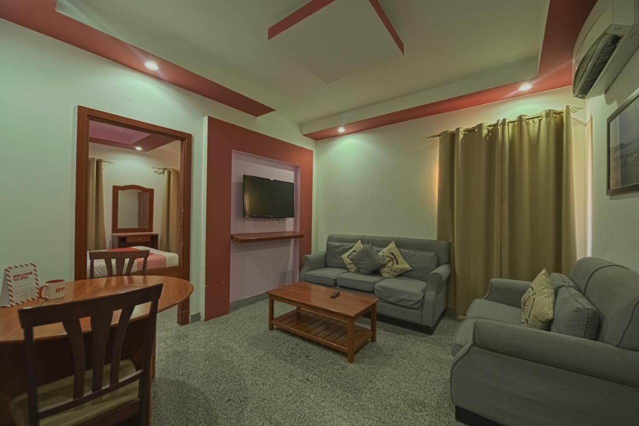 Platinium Hotel Apartments Seeb Bagian luar foto