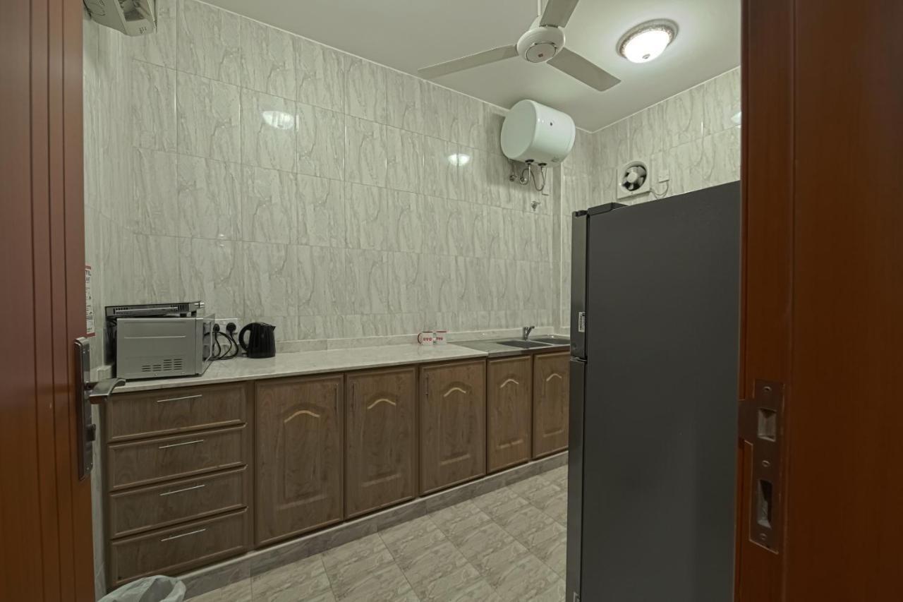 Platinium Hotel Apartments Seeb Bagian luar foto