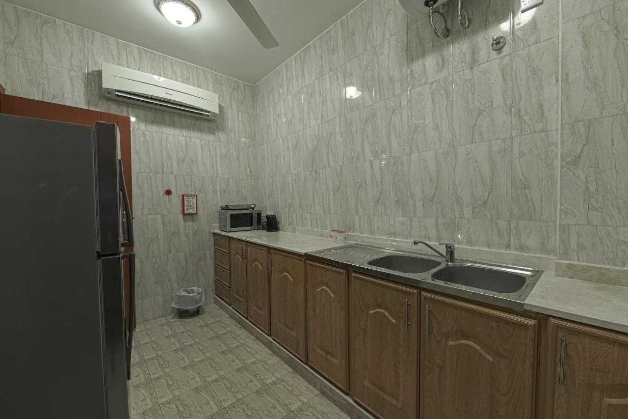 Platinium Hotel Apartments Seeb Bagian luar foto